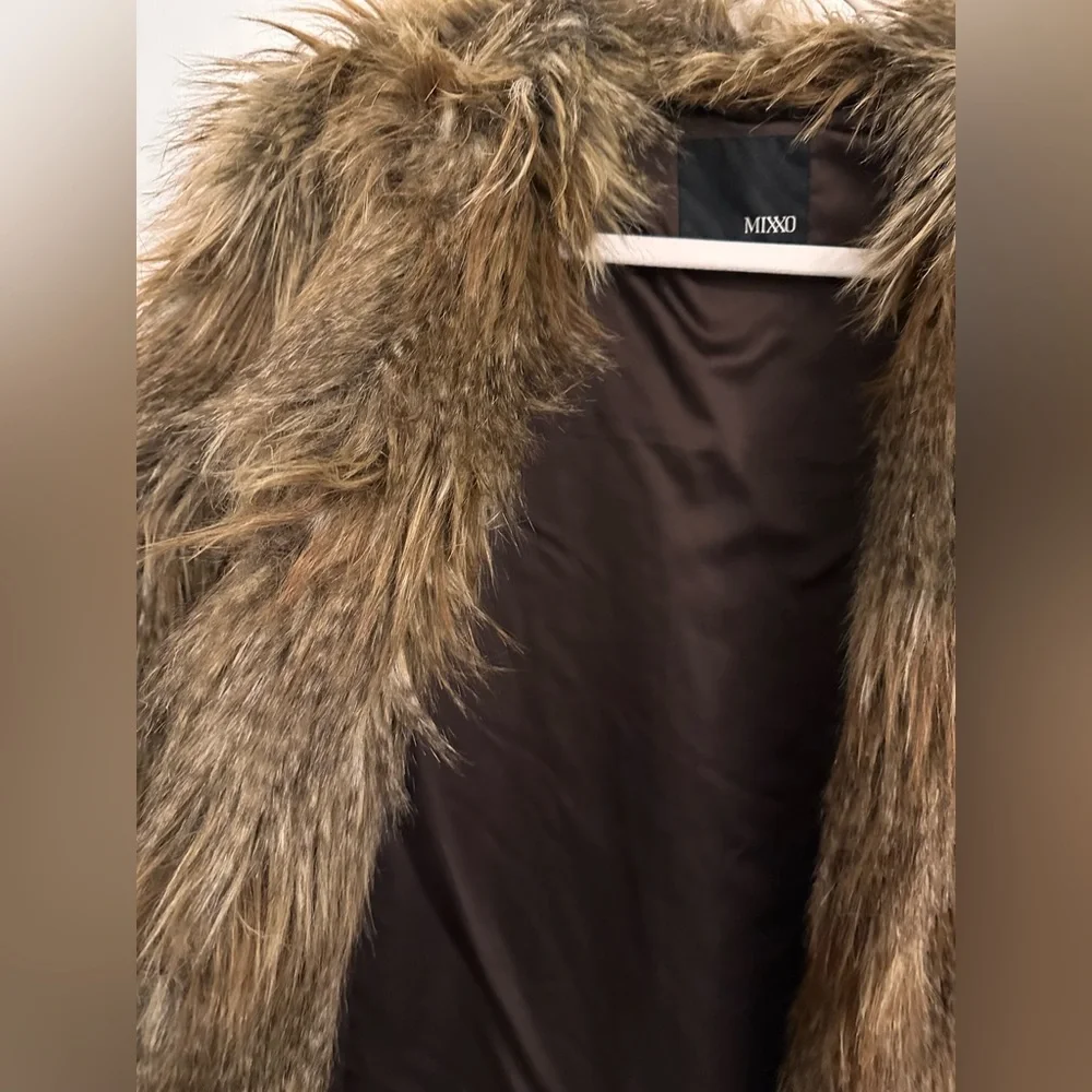 Vegan fur luxury glamorous stylish Jacket - Picture 11 of 13